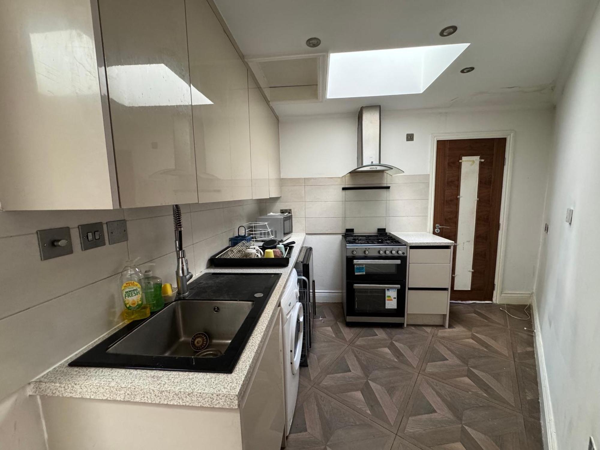 43 Lawn Avenue Apartment Yiewsley Exterior foto