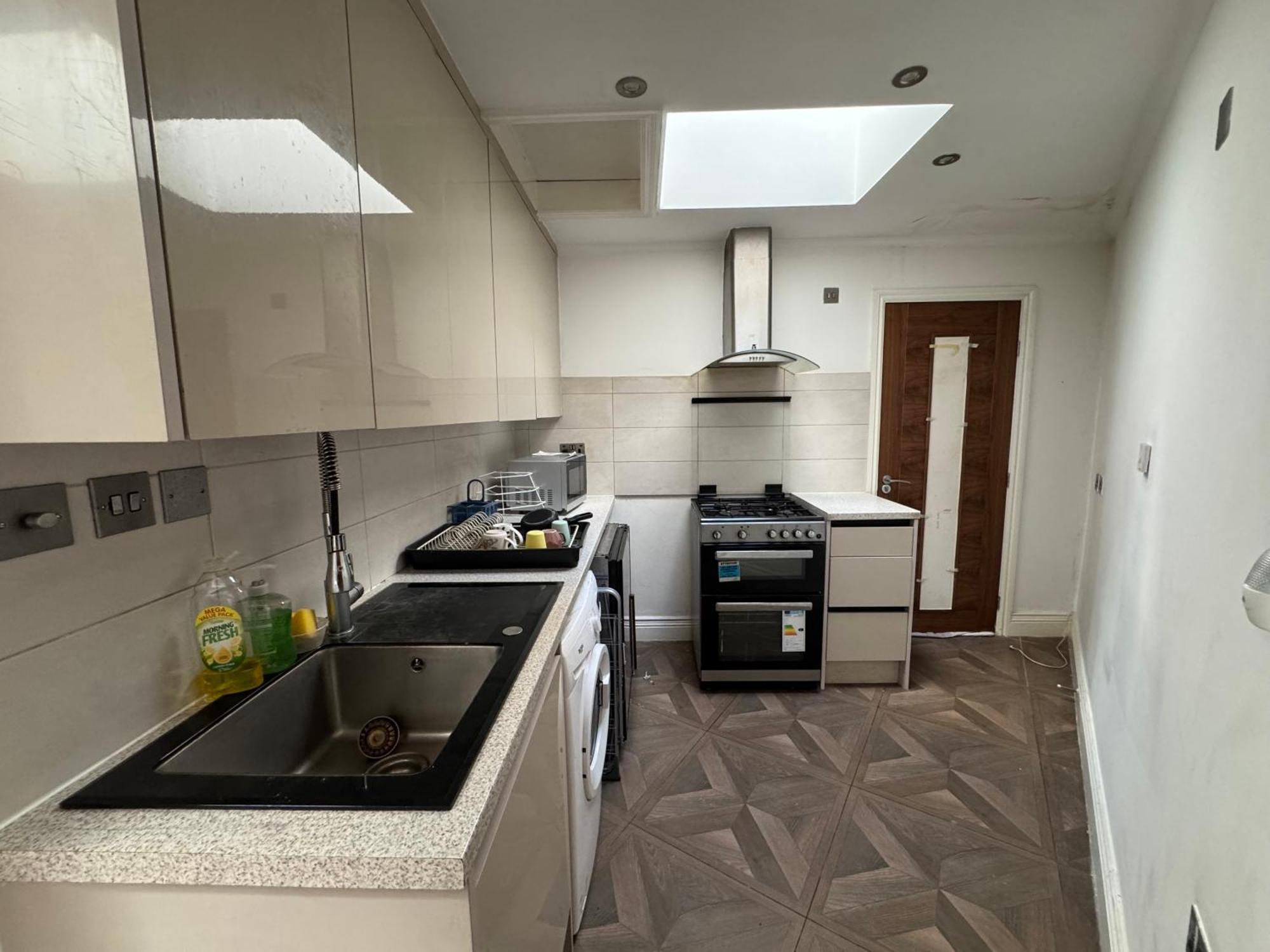 43 Lawn Avenue Apartment Yiewsley Exterior foto